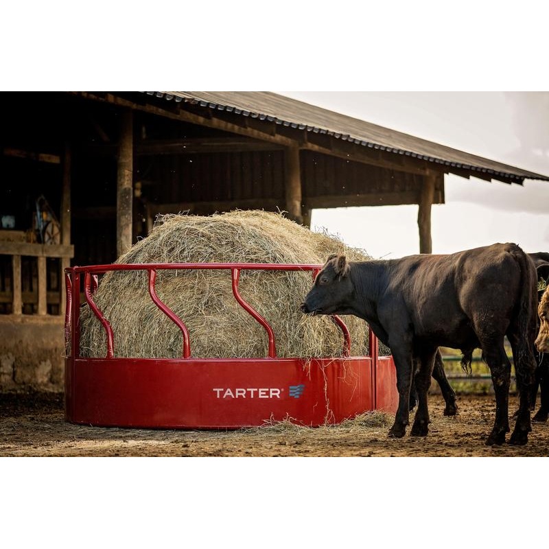 Tarter Titan Cattle Feeder with Hay Saver